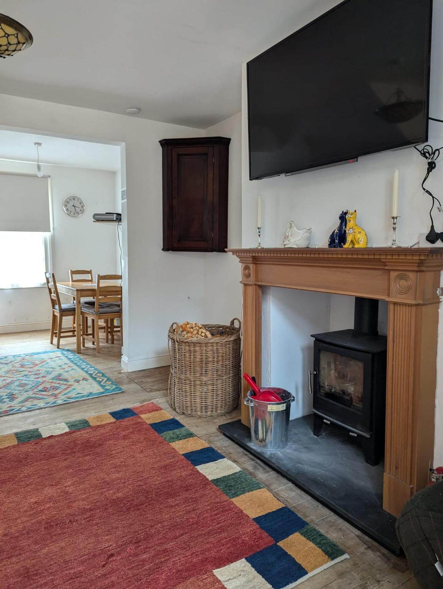Georgian Terrace Town House In Mid Wales Villa นิวทาวน์ ภายนอก รูปภาพ